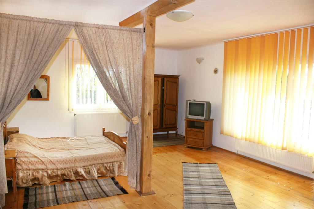Casa Fortyogo Tîrgu Secuiesc Chambre photo
